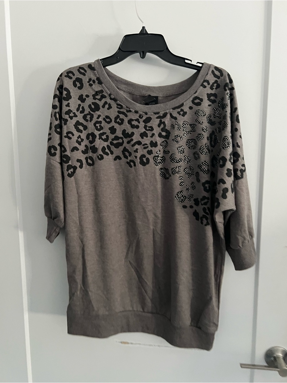 Women's Taupe Leopard Print Short Sleeve Pullover